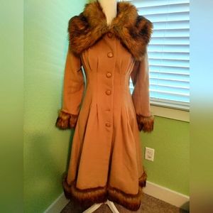 Limited Edition Collectif Pearl Coat Camel Faux Fur Pinup Vintage Retro Warm